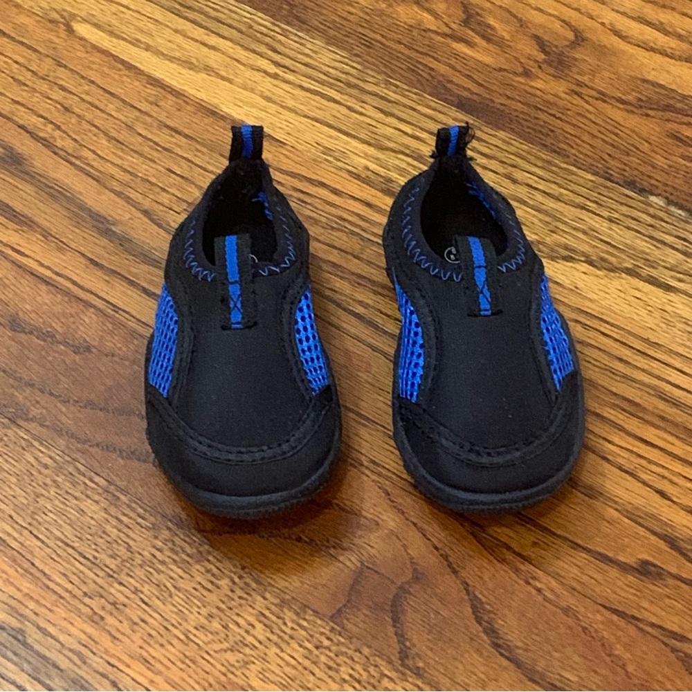 Toddler Slip On Pacific Wave Water Swim Shoes NWOT
Blue & Black Color 
Size 5
